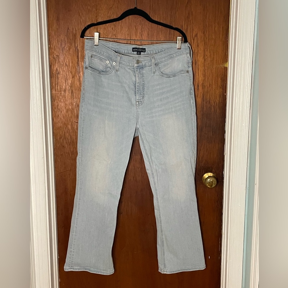 J Crew Mercantile Women’s light washed straight leg jeans
